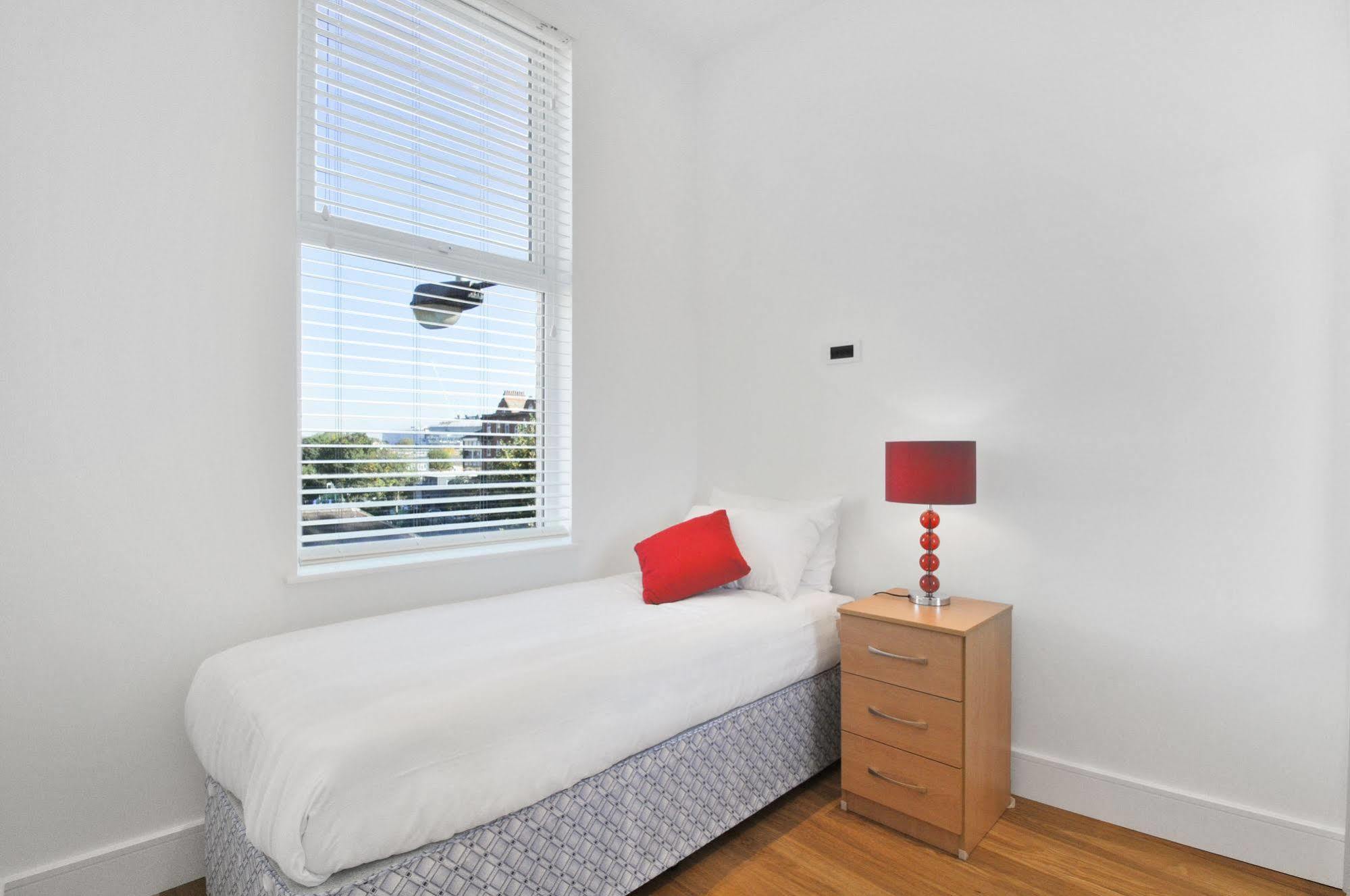 Access West Kensington Apartment London Ngoại thất bức ảnh